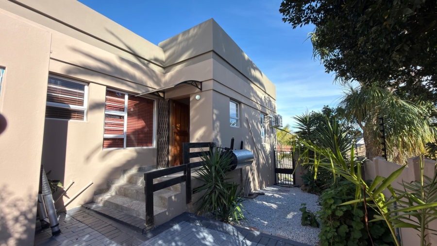 3 Bedroom Property for Sale in Olive Grove Western Cape